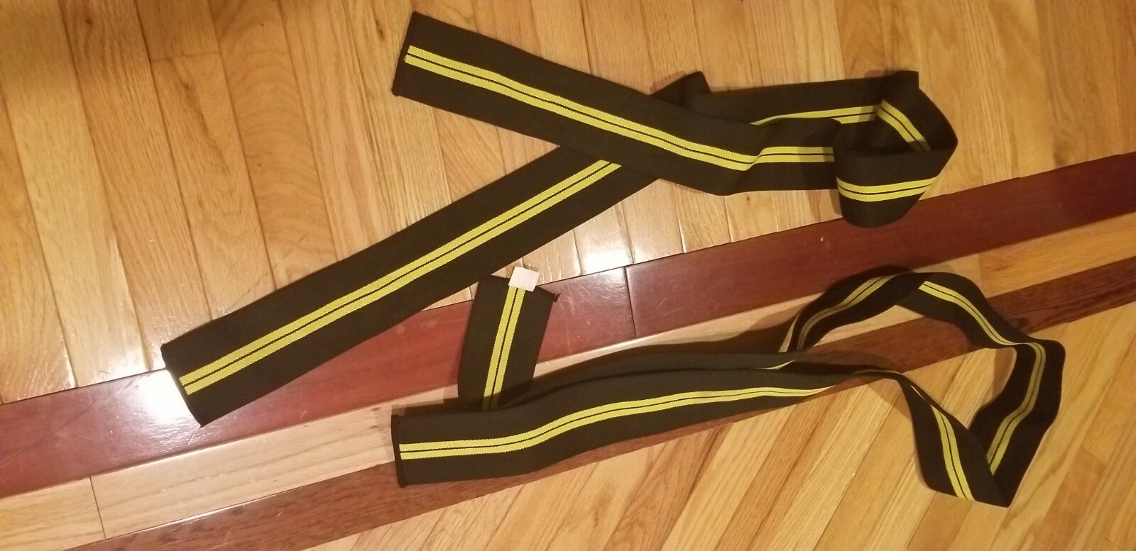 Weightlifting Knee Wraps-protect knees for squats USED TWICE (not in gym either)