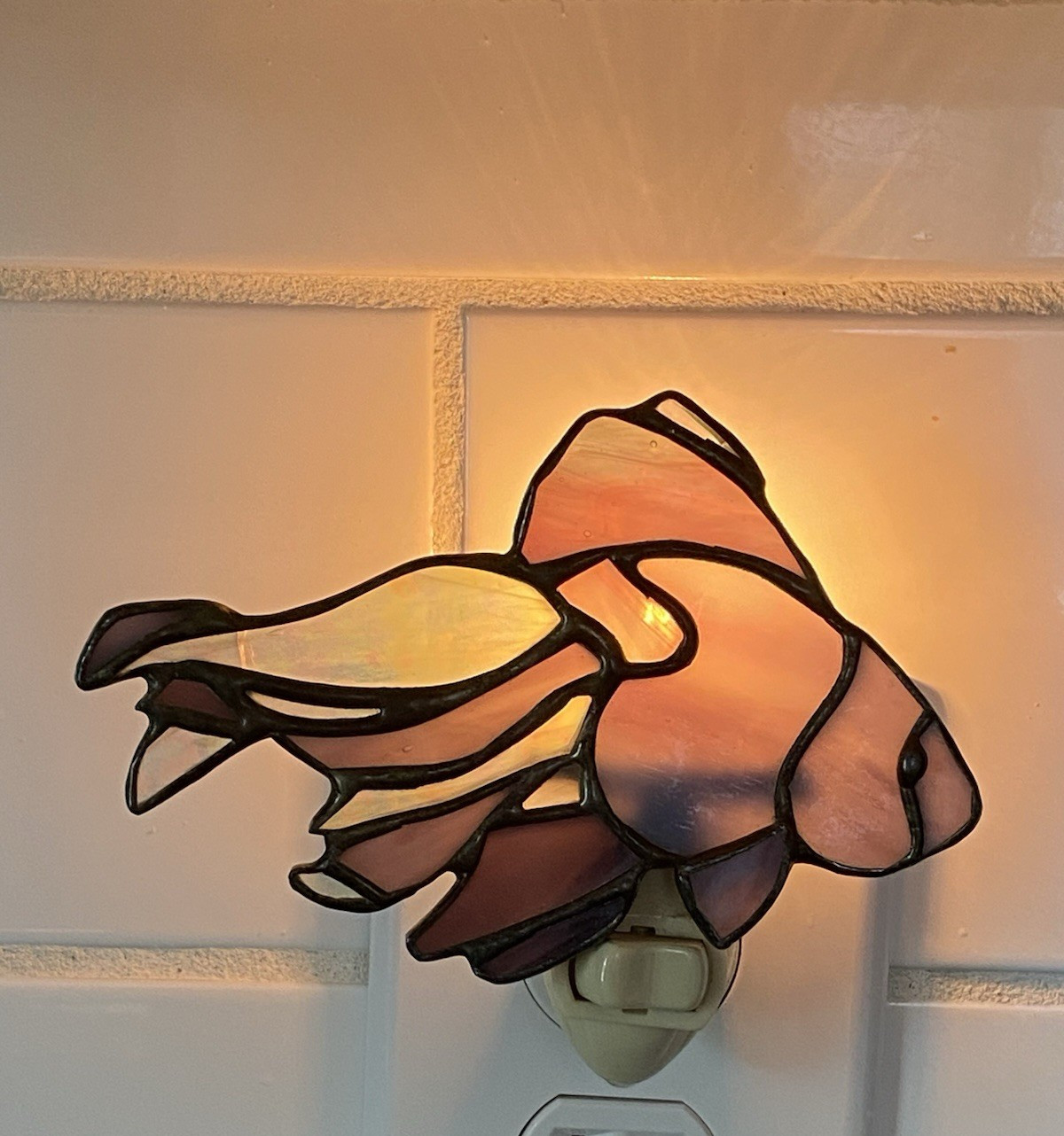 Stained Leaded Iridescent Purple Glass Fish Night Light Tropical Made in the USA