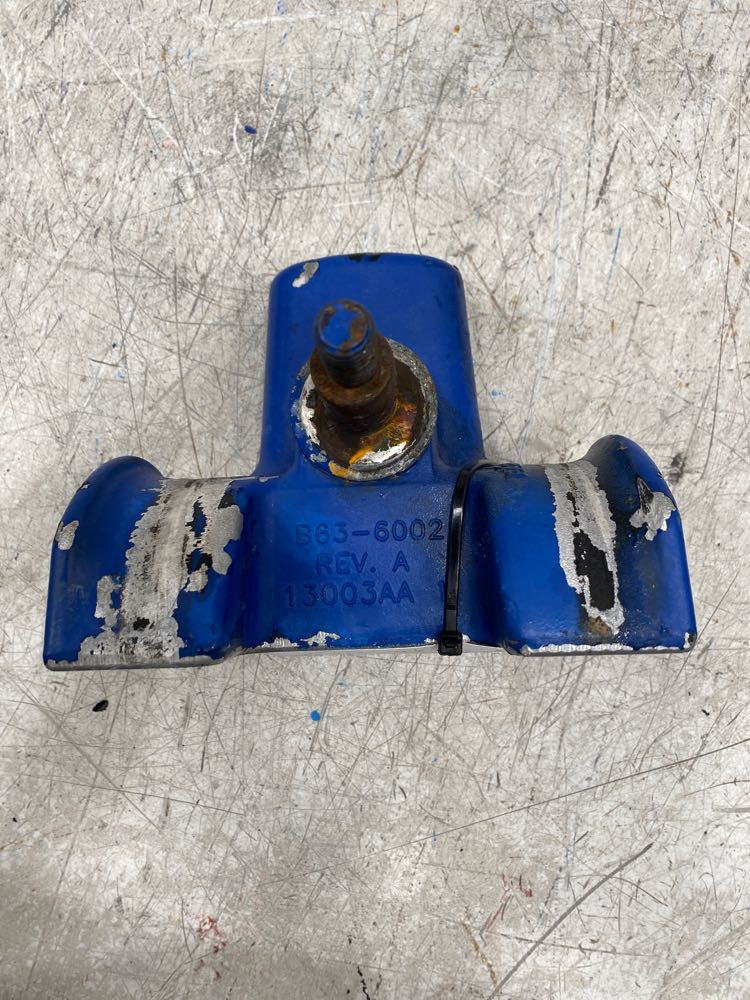 2009 Peterbilt 365 Suspension Bracket B636002 (641-12052)