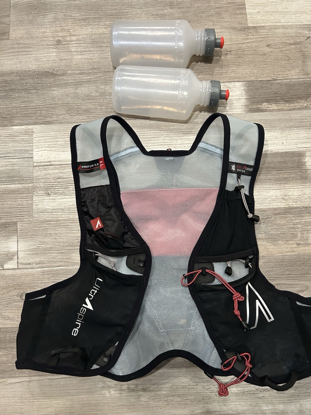 UltrAspire Momentum 2.0 Running Hydration Vest Pack Medium 6L with bottles