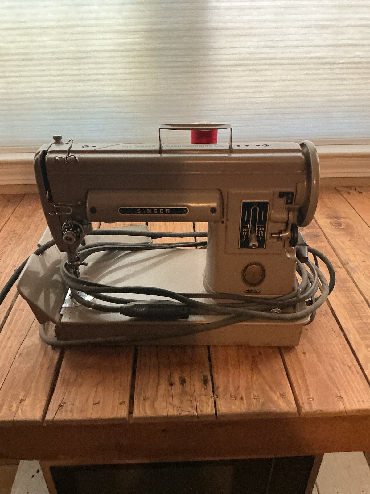 Vintage SINGER Model 15 301 Electric Sewing Machine w/foot peddle & cord