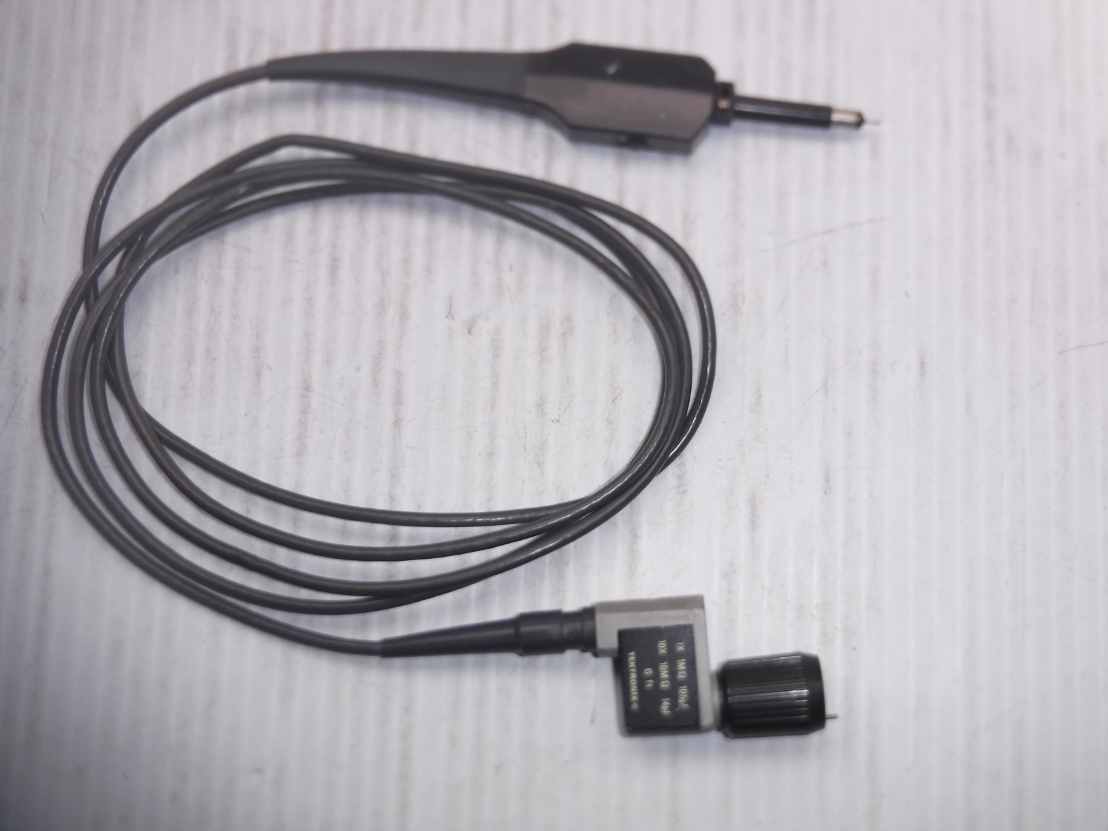 Tektronix P6062B Passive Probe 1X 1MΩ 105pF / 10X 10MΩ 14pF 6ft