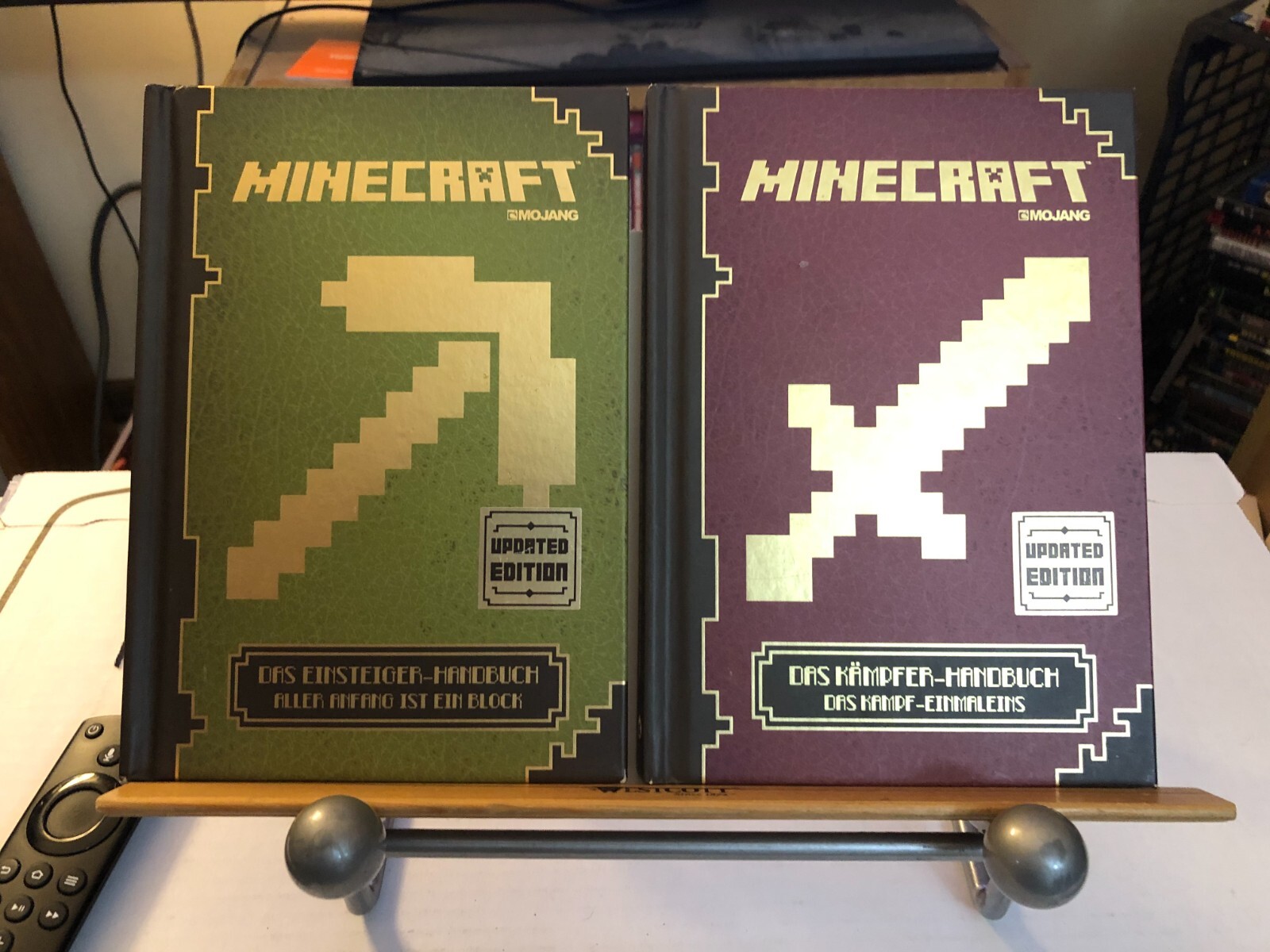 Minecraft Beginner's Handbook and Fighter Handbook German Language Edition