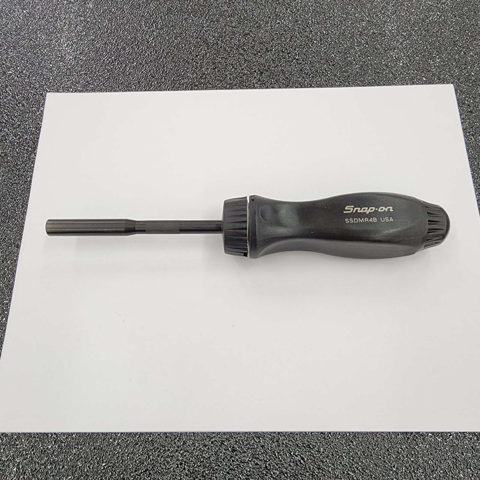Snap-on Tools USA NEW BLACK Handle Ratcheting Screwdriver w/BLACK shaft SSDMR4B