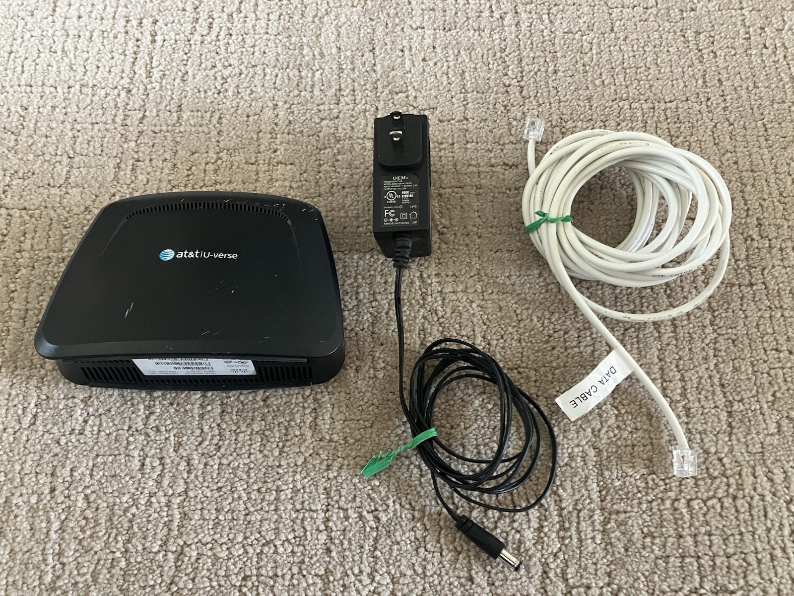 AT&T U-VERSE CISCO WIRELESS ACCESS POINT (WAP)  VEN401-AT  WITH CONNECTIONS