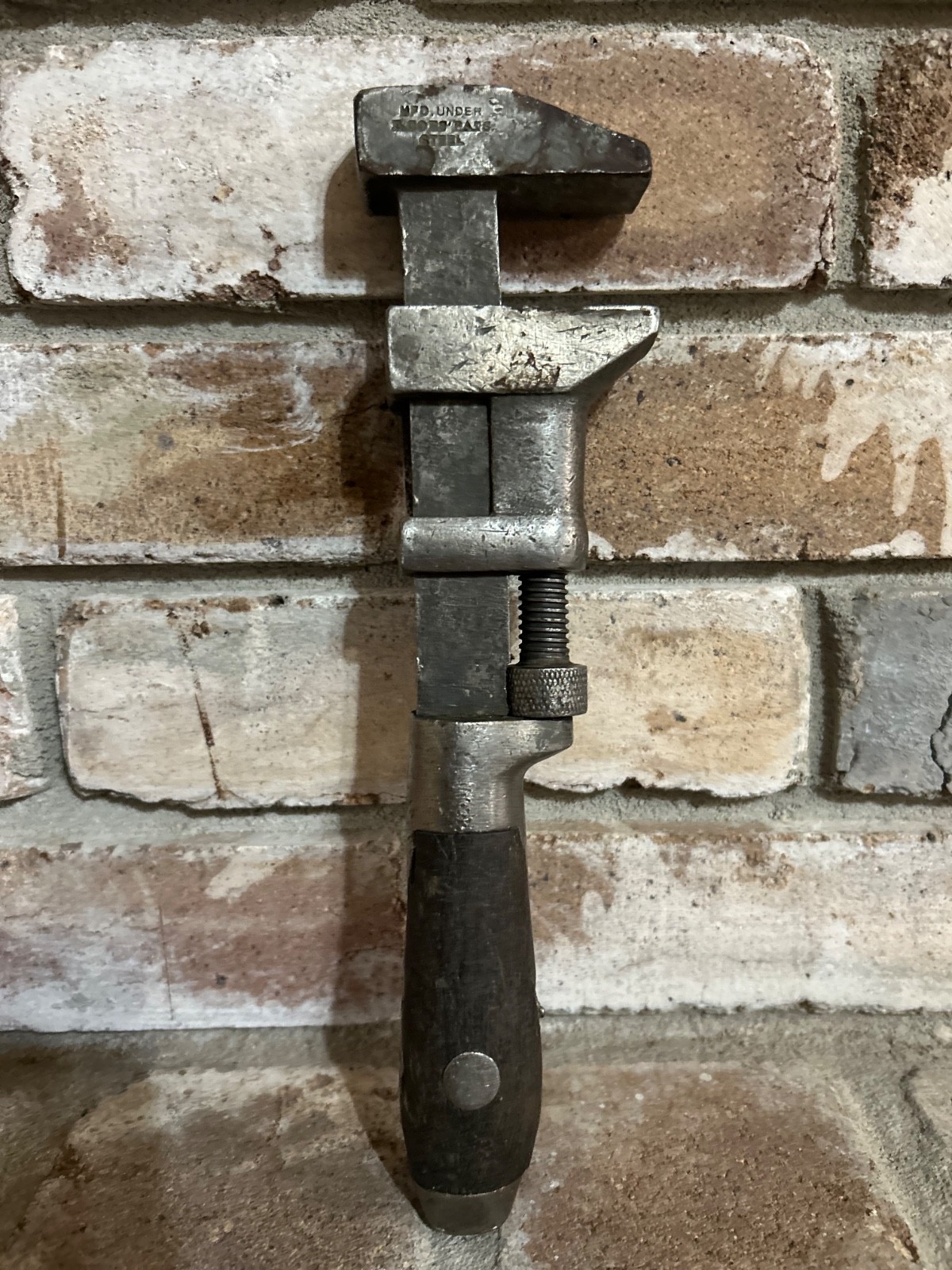1880's L. Coes Wrench Co 10" Monkey Pipe Wrench Wood Handle Worcester Mass USA