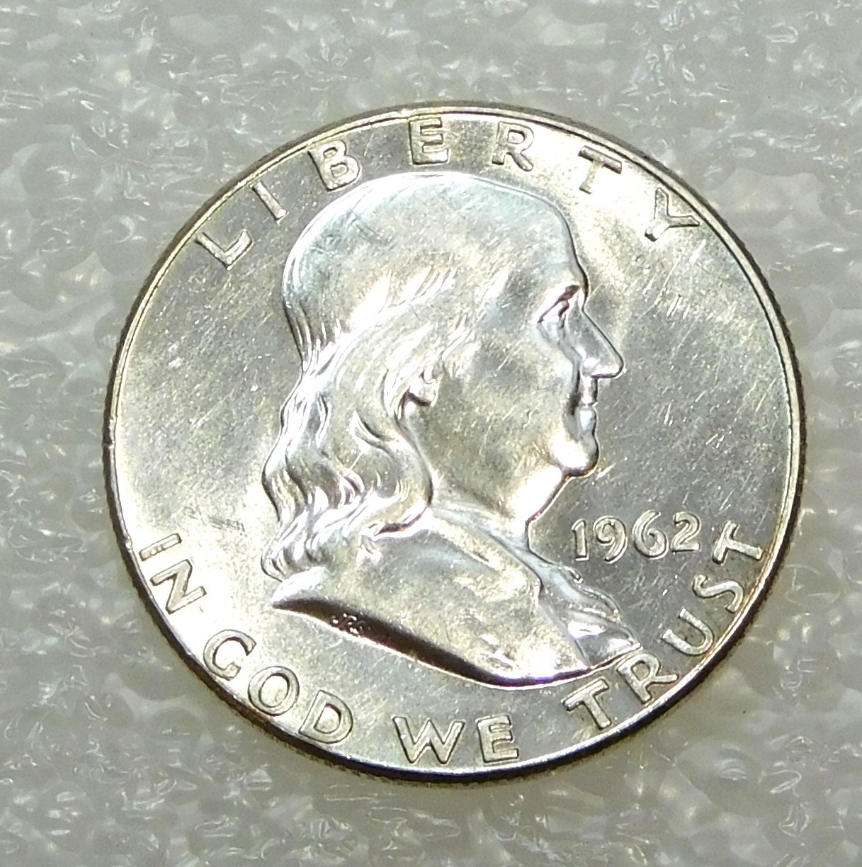 1962 Franklin Half Dollar AU/BU Frosty Bright Luster in saflip #B319