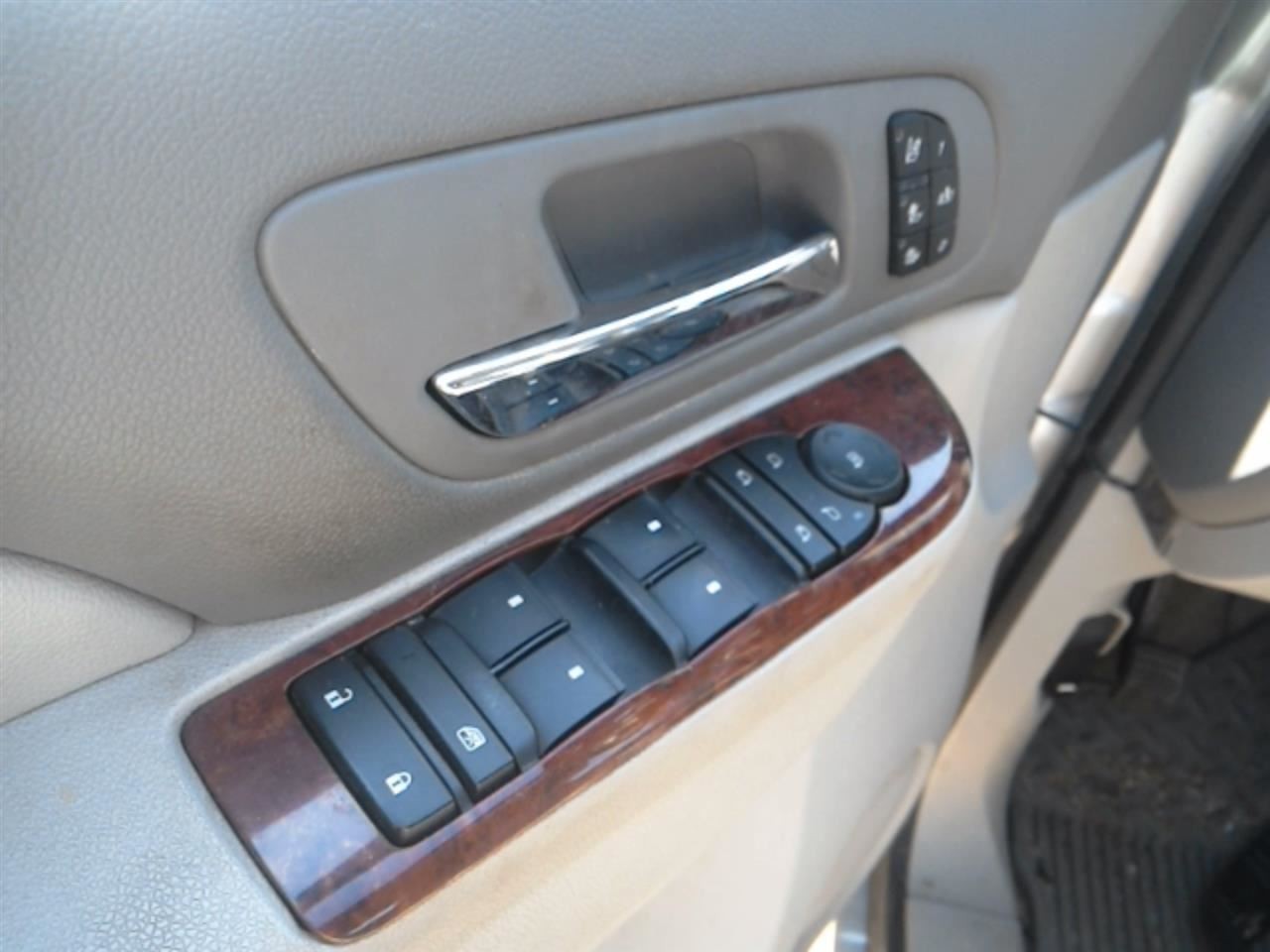 SILVRDO15 2012 Fuse Box Cabin 104892030