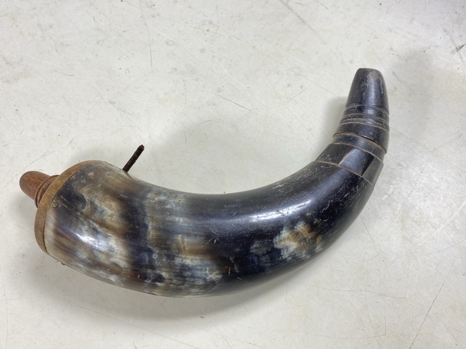 Vtg 10" Black Powder Horn w/Leather Hunting Viking Cabin Shooting Decor