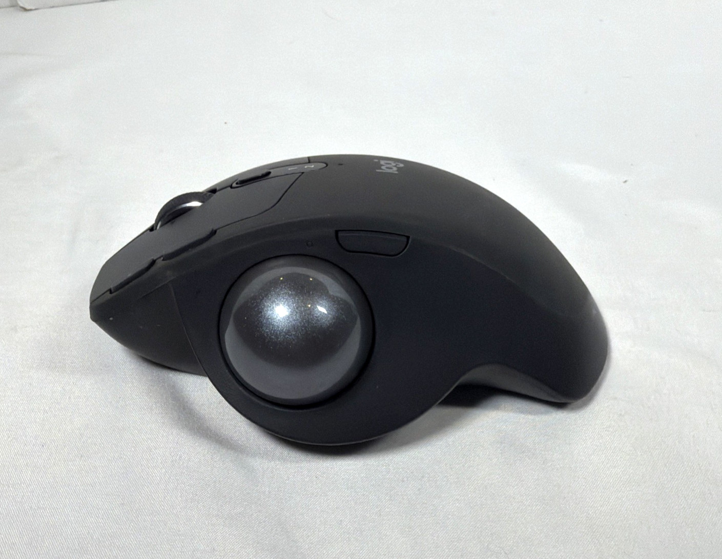 Logitech Ergo M575 Wireless Trackball Mouse Bluetooth Ergonomic USB-C Graphite