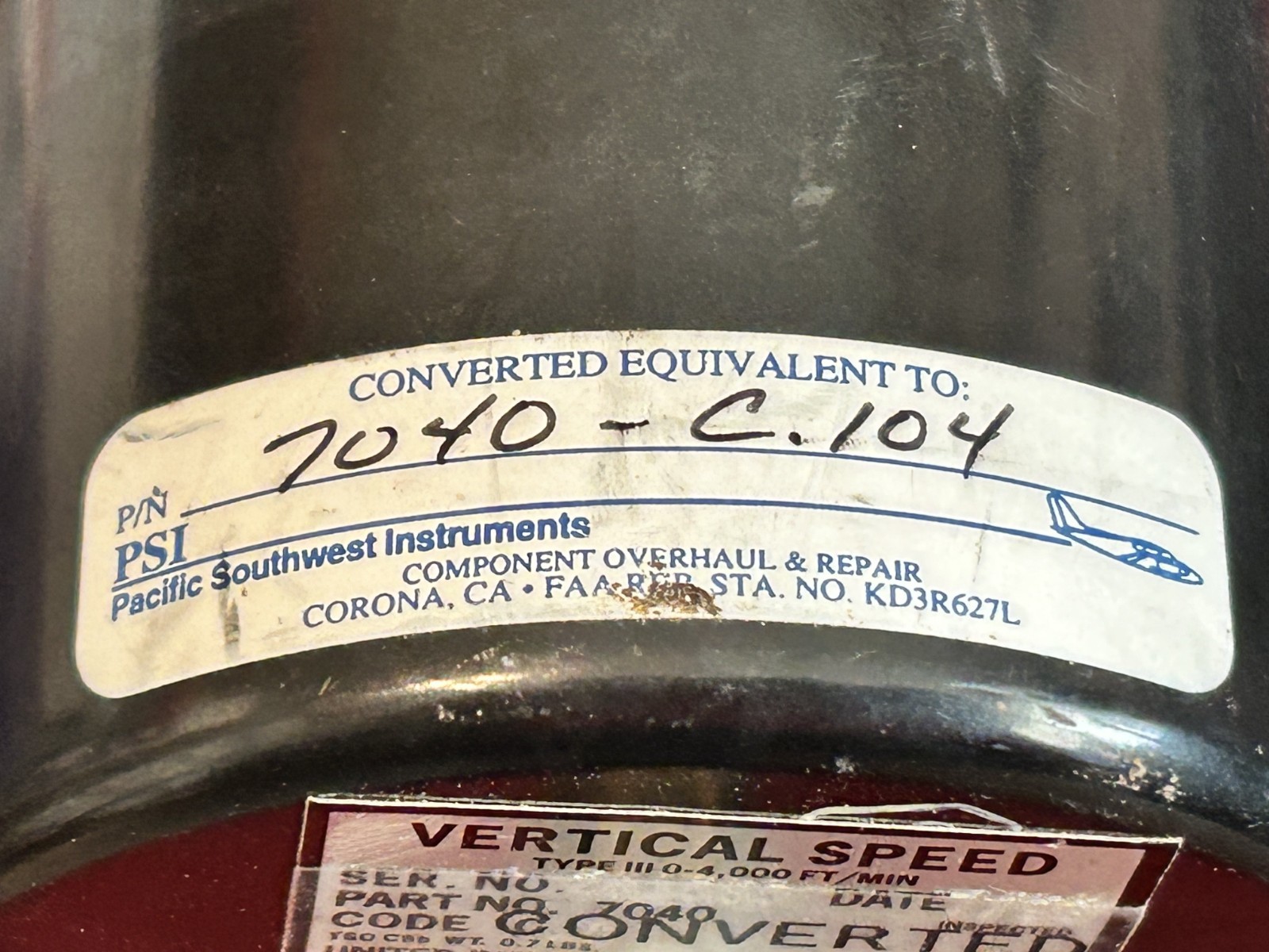 UNITED INSTRUMENTS LIGHTED VERTICAL SPEED INDICATOR P/N 7040-C104