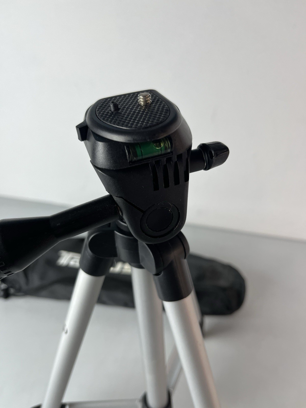 Targus Tripod w/ Bag