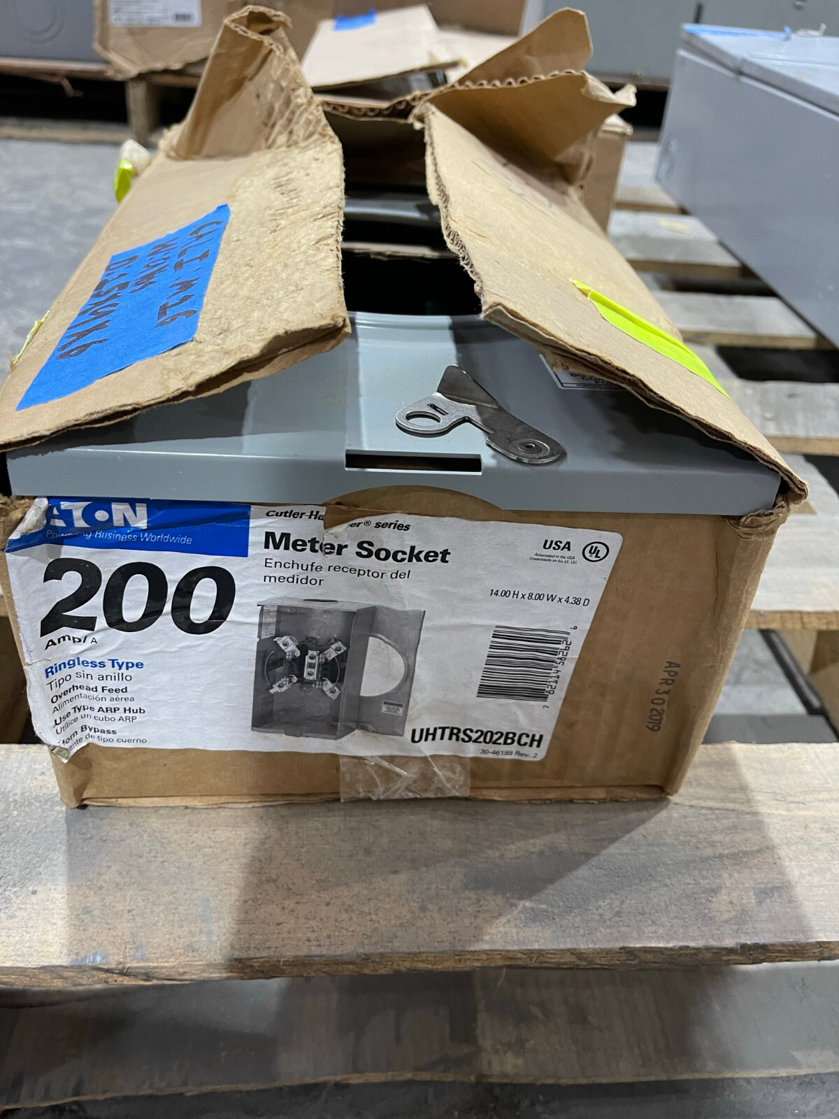 EATON SIEMENS Milbank 200 Amp 4 Jaw Ringless Meter Socket with Horn Bypass