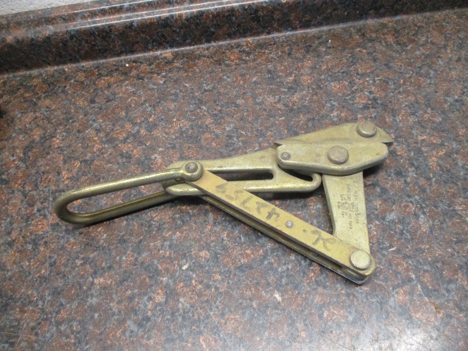 Klein 1684-5 Chicago Grip Cable Puller Wire Grip 8000 lb Lineman Tool