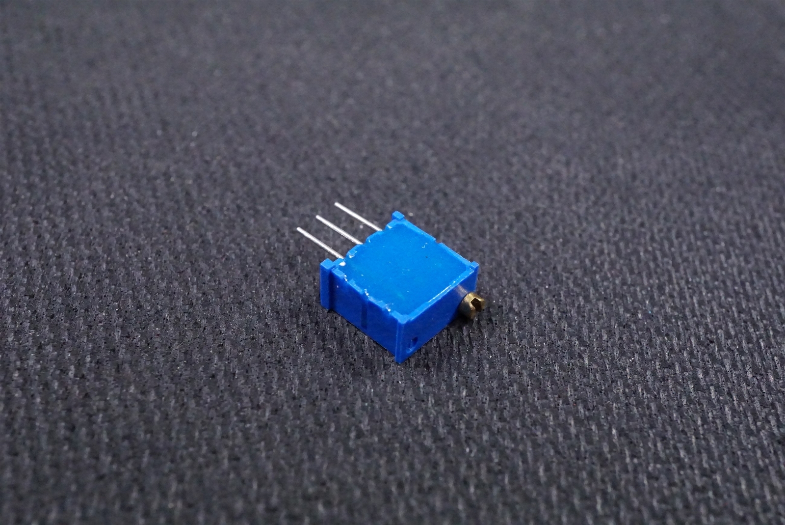 EVM-CEGA01B12 Matsushita Trimmer Potentiometer 100 Ohm 10% 1/2W 20 Turns 3 Pin