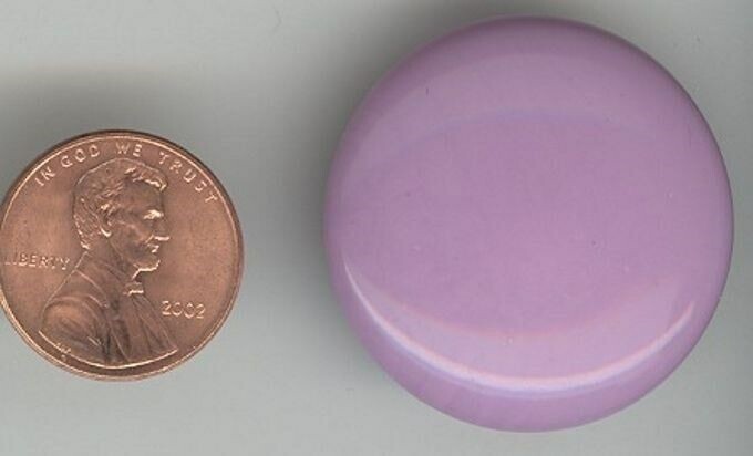 24 VINTAGE LILAC SMOOTH 31mm. ROUND CABOCHONS T596