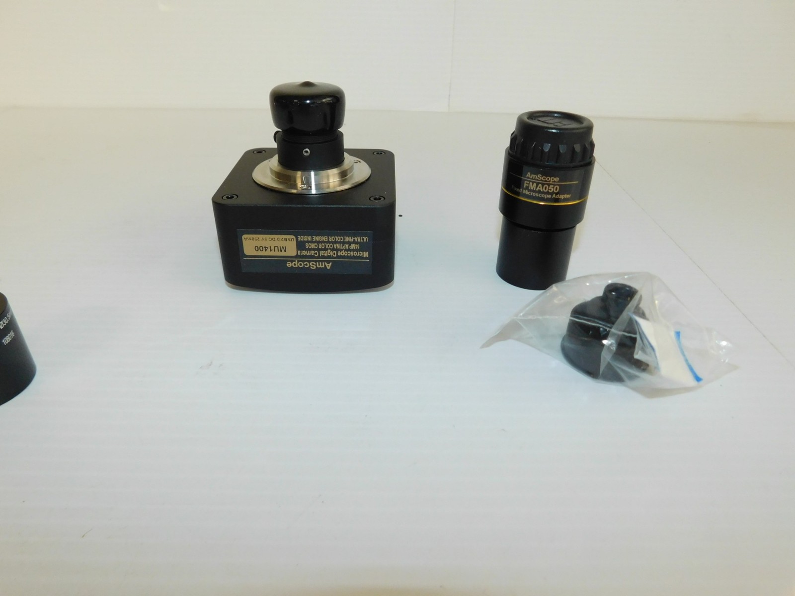 AMSCOPE MICROSCOPE EYEPIECE CAMERA MODEL MU1400 & FMA050 ADAPTER - NEW? (AFD125)