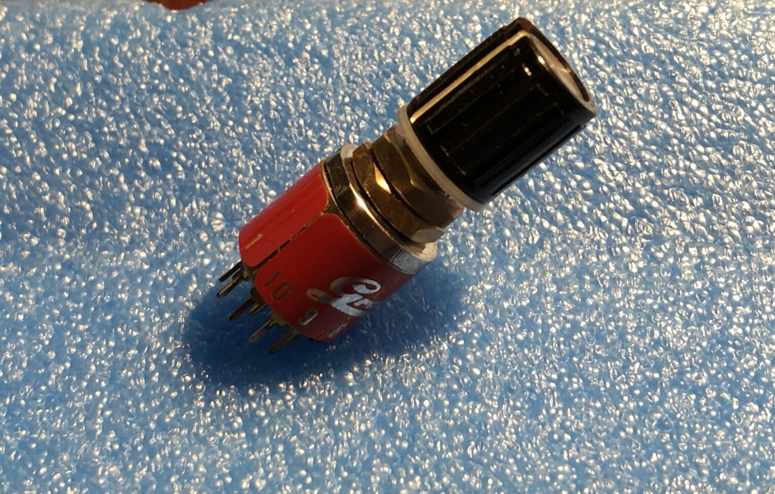 Rotary Selector Switch, GRAYHILL Single Pole 10-Position, Adjustable position.