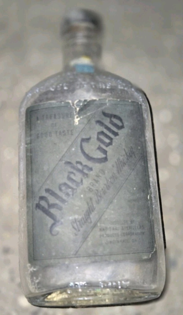 Black Gold Kentucky Straight Wheat Whiskey Paper Labeled Bottle Kentucky 1 Pint