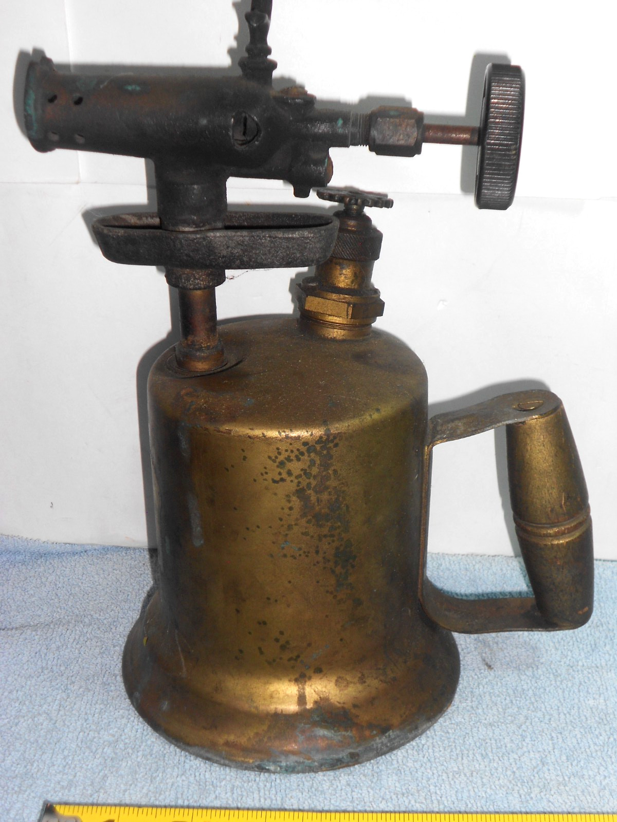 VINTAGE OTTO BERNZ BLOW TORCH 7x11 in  BRASS -METAL -WOOD UNIQUE DISPLAY - L411