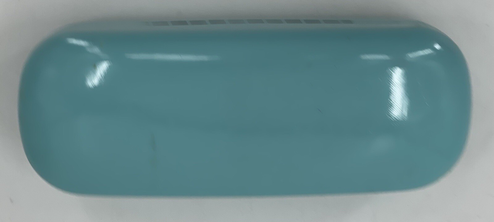 Kate Spade Turquoise Aqua Eye Glass Hard Clam Shell Case with Cream Interior