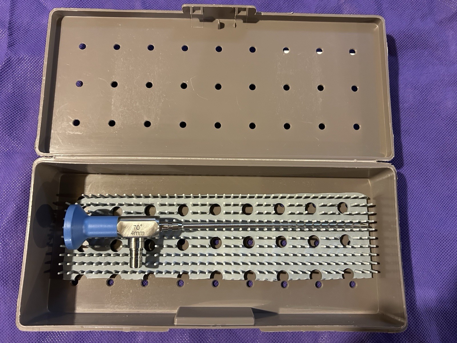 STRYKER 4MM 70 DEGREE ENDOSCOPE WITH STERILIZATION CASE 502-477-071