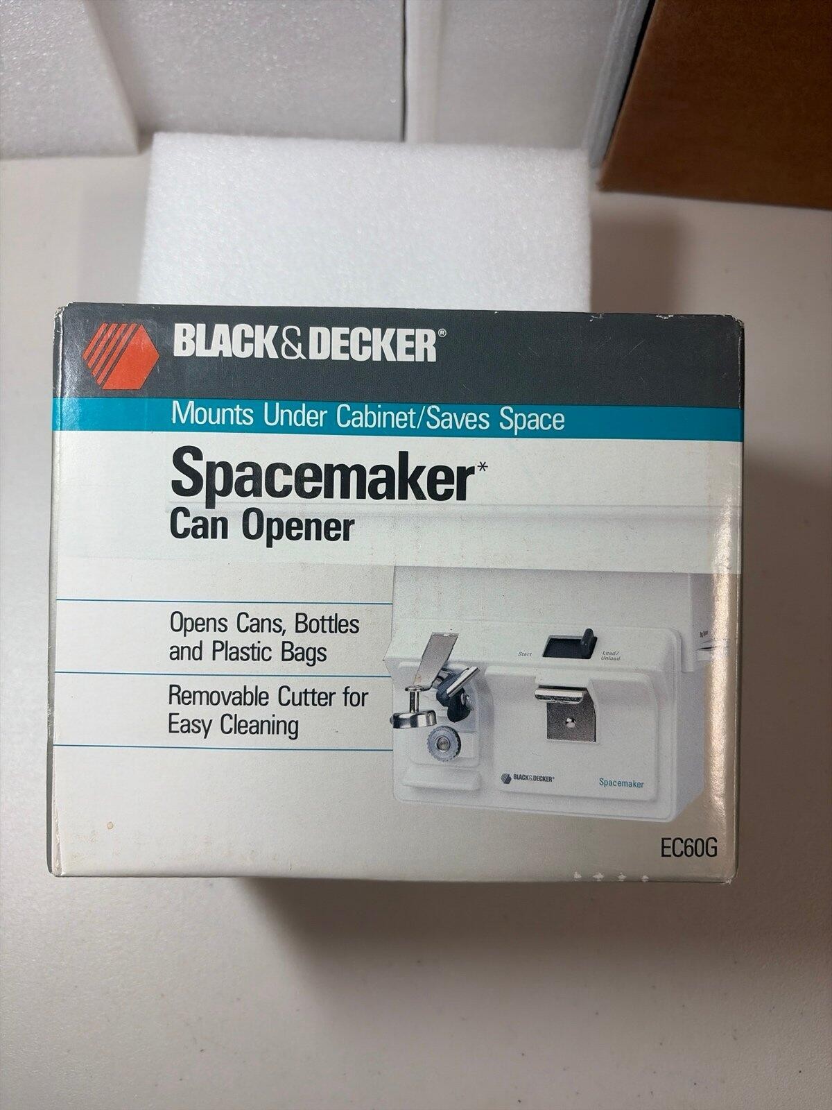 NIB Vintage 1990 Black Decker Spacemaker Can Opener Under Cabinet EC60G