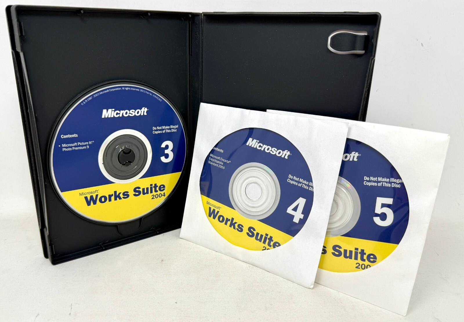 2004 Microsoft Works Suite (Street & Trips, Word) Windows PC 5 CD-ROM Software