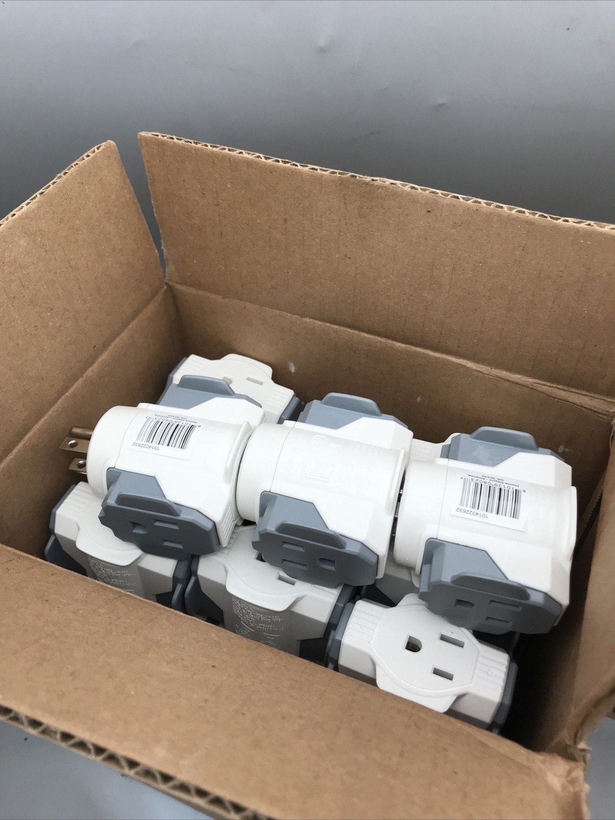 Lot Of 36 Commercial Electric Rotating 180 Degree 3 Outlets Wall Tap Adapter New