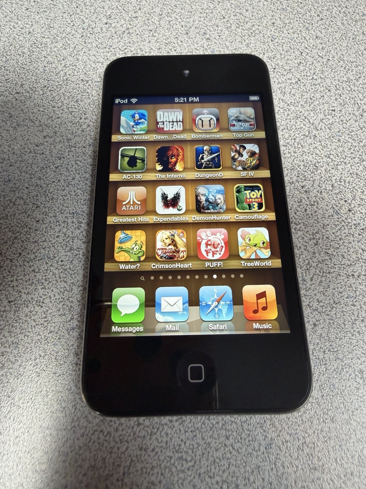 iPod touch 4th 64gb 160 Retro Games Voltron Resident Evil Infinity Blade