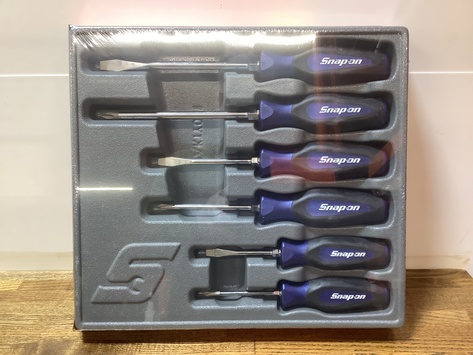 Snap on Tools 6 PC Soft Grip Combination Screwdriver Set- POWER BLUE - SGDX60BMB