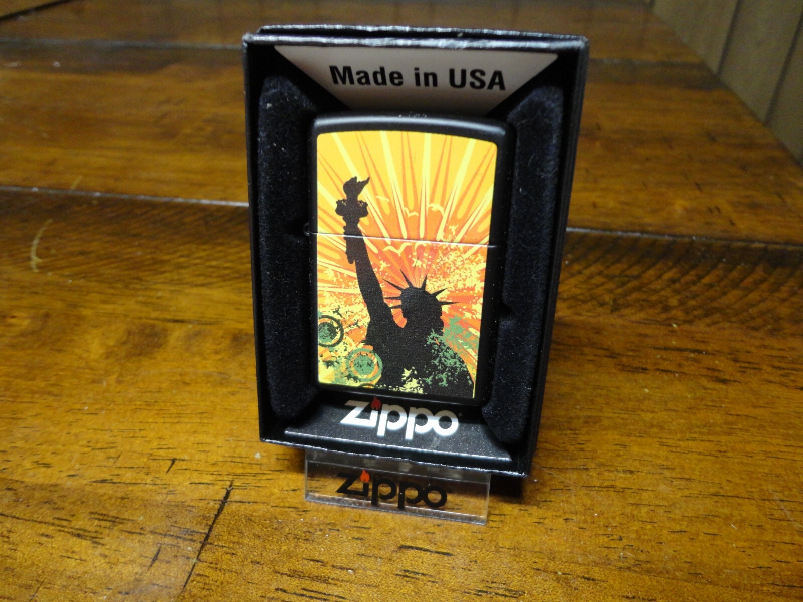 STATUE OF LIBERTY POP ART ZIPPO LIGHTER MINT IN BOX 2009