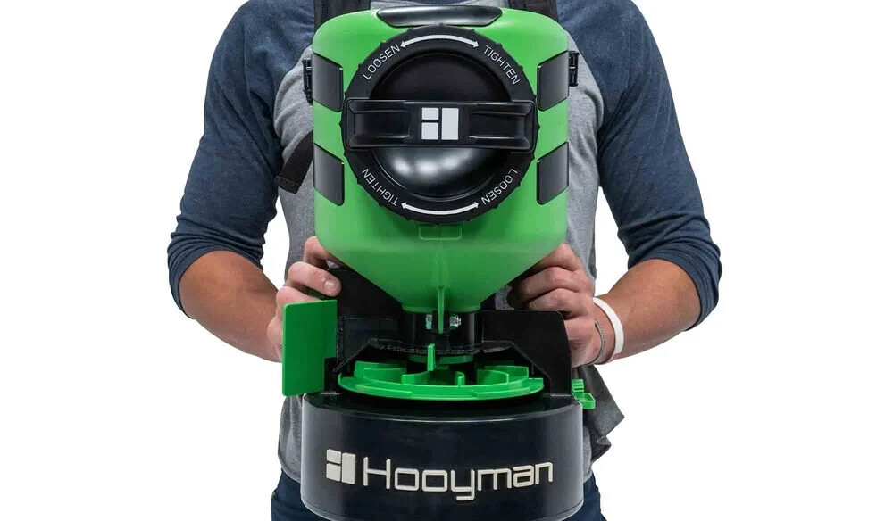 Hooyman 24V Chest Spreader w/Battery & Charger