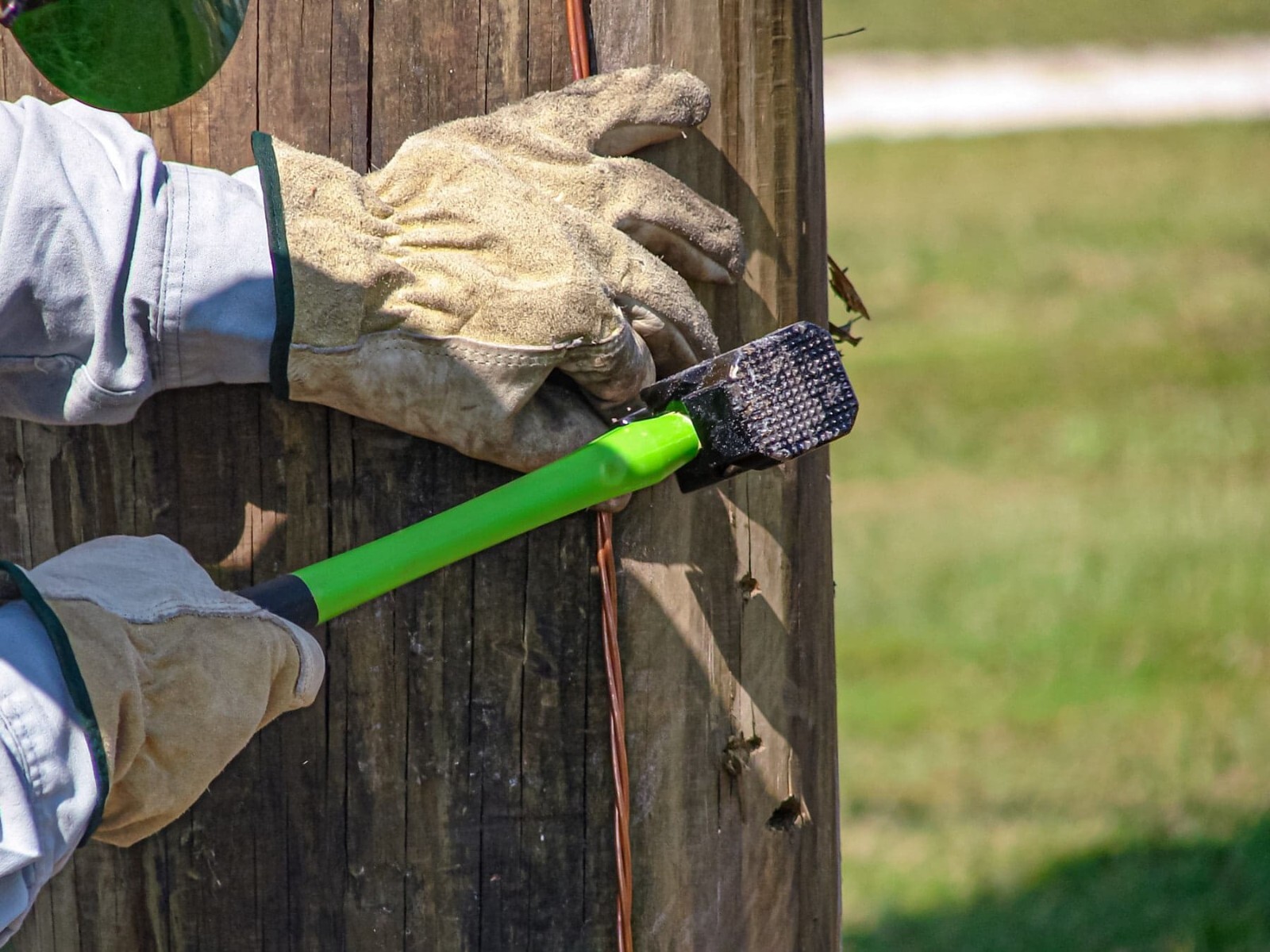 Madi Milled Lineman Hammer - 35oz
