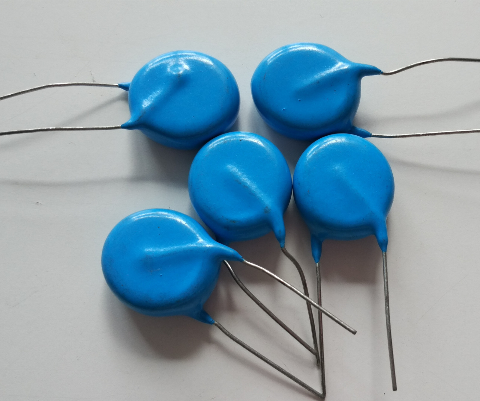 New 5pcs 30KV 472 30000V 472M 4700P 4700PF  High Voltage Ceramic Capacitors