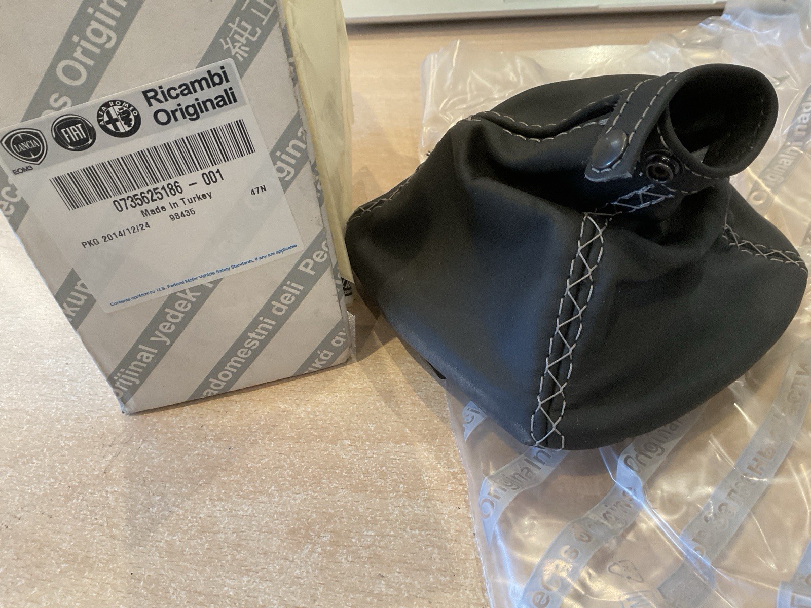 GENUINE FIAT PROFESSIONAL   NUOVO DOBLO GEAR LEVER BOOT GAITER COVER   735625186