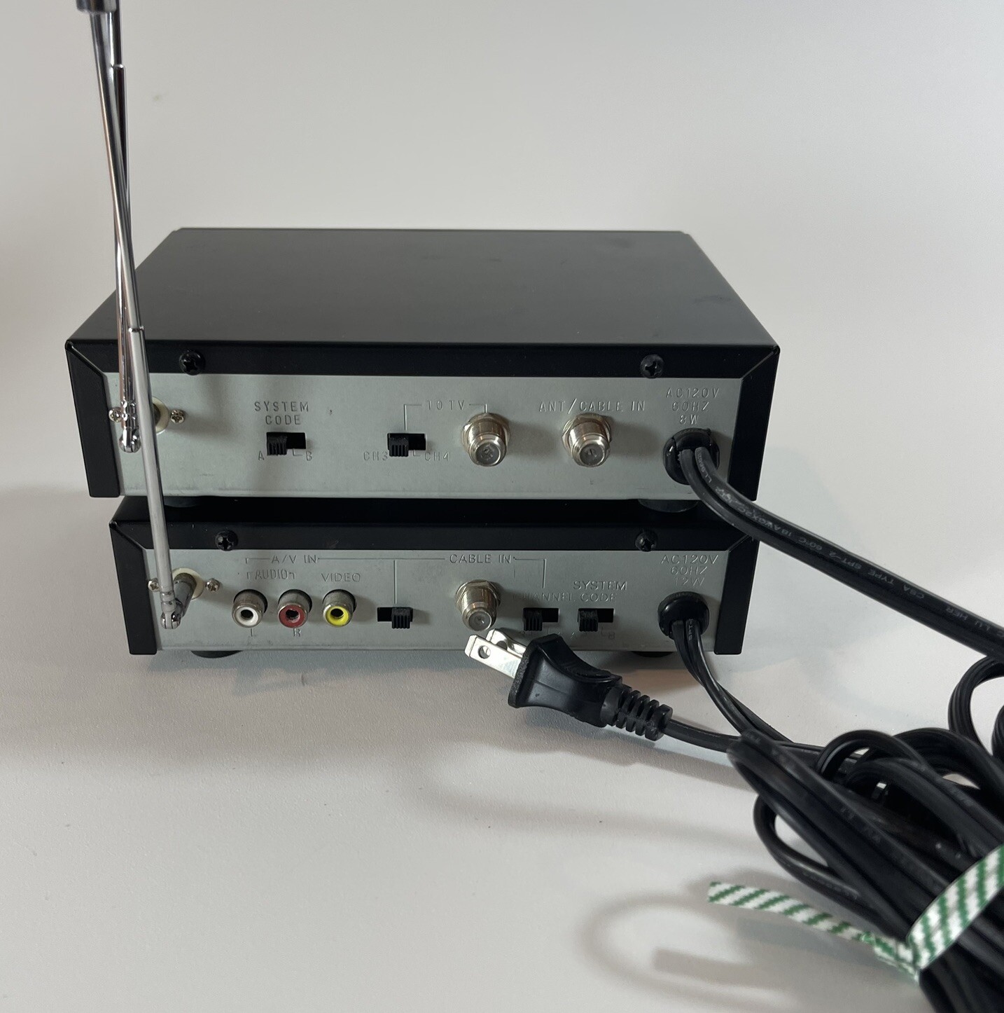 Archer 15-1958 Audio/Video Wireless Distribution System Receiver and Transmitter