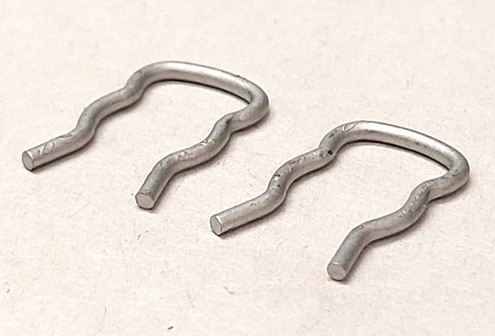 2x Master/Slave Cylinder Clutch Hose Clip for 01-06 Chevy GMC 6.6l Duramax ZF6