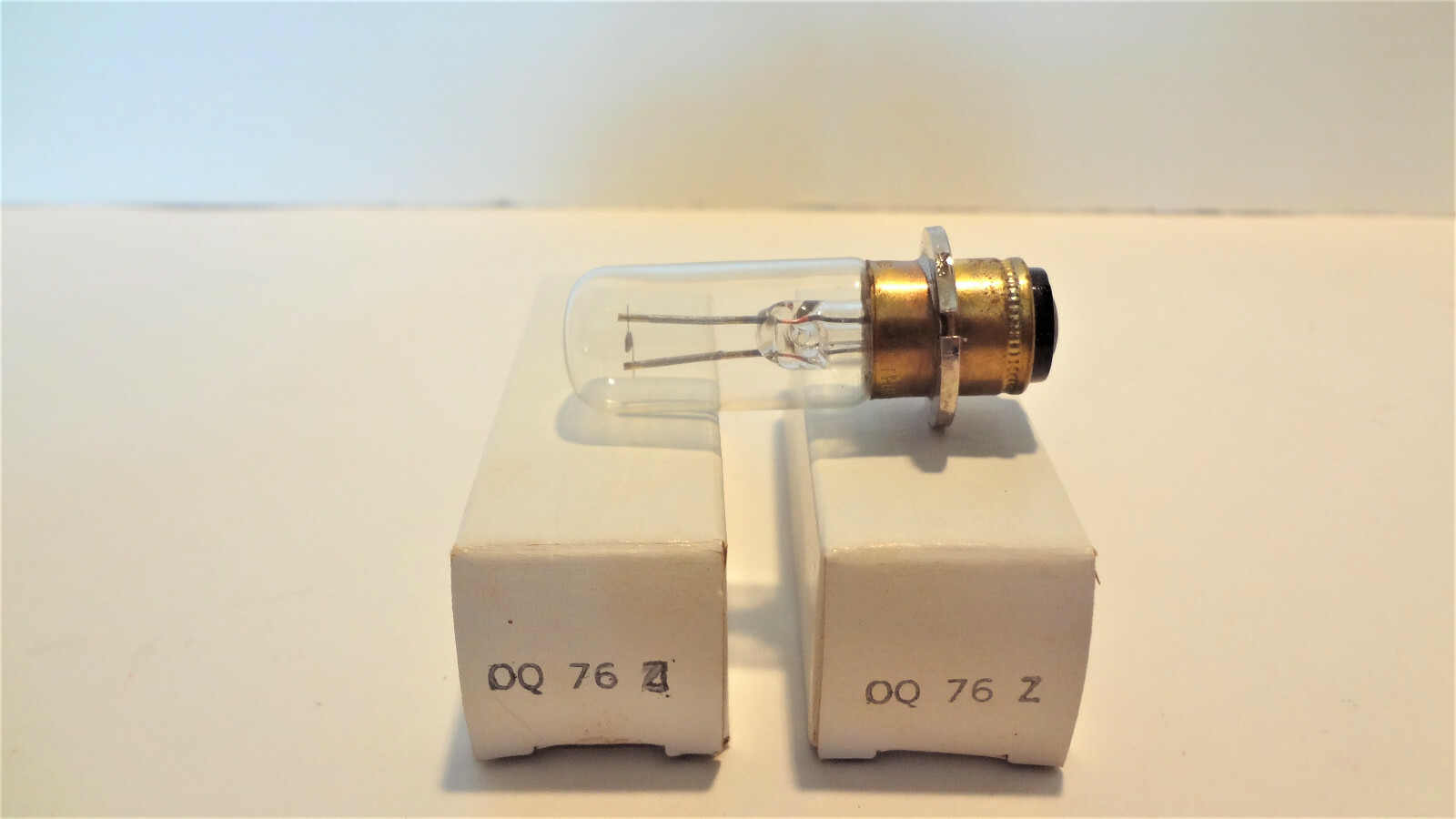 ZEISS 38-01-76 also OQ 76Z BULB 6 VOLT 15 WATT WITH FLANGE  BASE  QTY (2) NEW