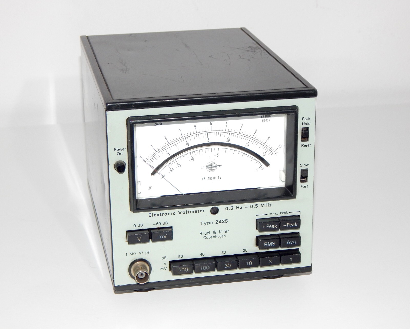 Bruel & Kjaer 2425 Electronic Voltmeter 0.5 Hz - 0.5 MHz