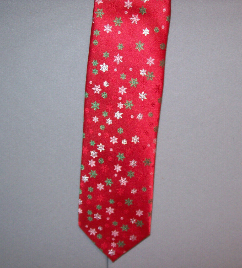 Hallmark Holiday Traditions SNOWFLAKES 60" Red Polyester Metallic Neck Tie #726