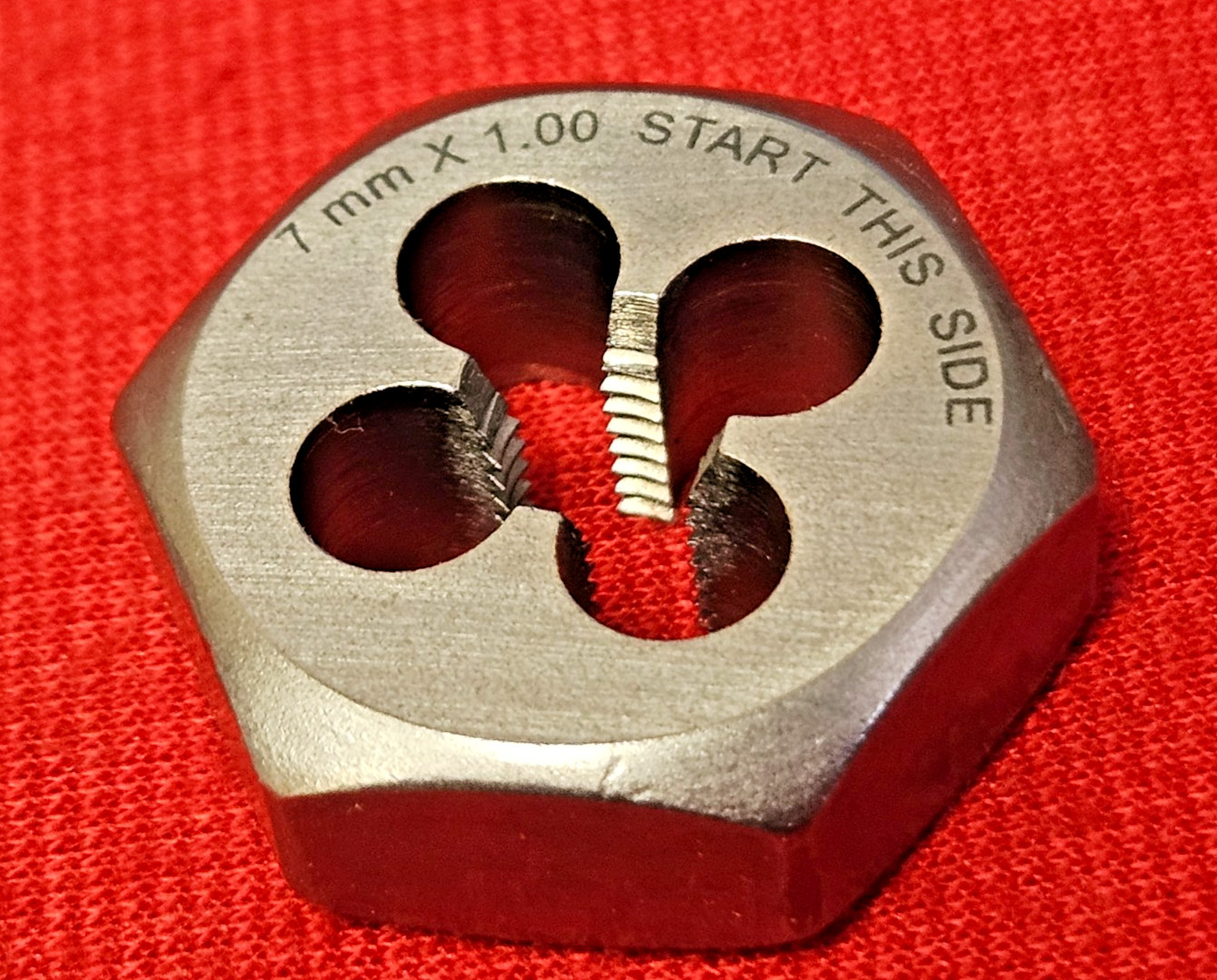 M7 X 1.0 X 1" Hex Metric DWTMHX7X1 Die Carbon Steel RH Rethread by Drill America