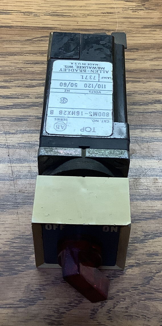 Allen Bradley 800MS-16HX2B Red Illuminated Selector Switch 7371