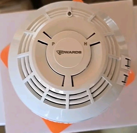 EDWARDS SIGA-PHD PHOTOELECTRIC SMOKE/HEAT DET. BRAND NEW-FREE SHIPPING-