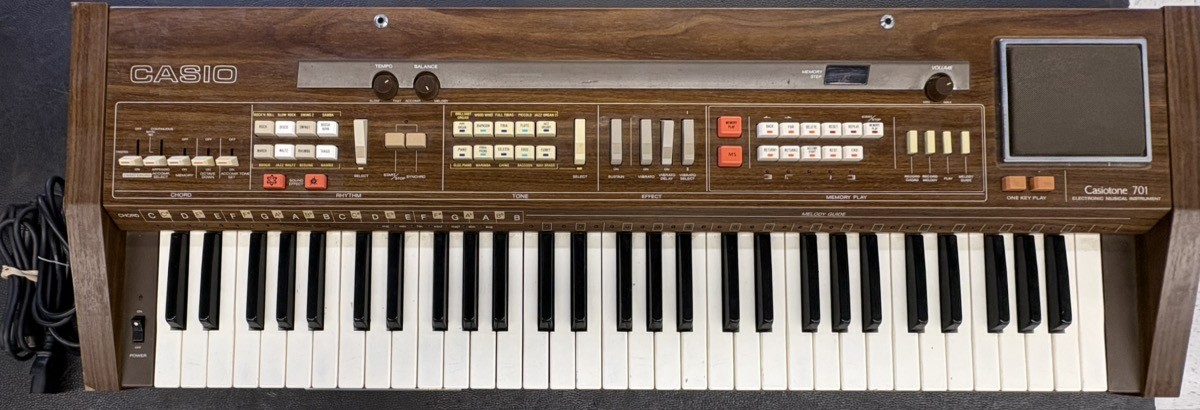 Casiotone CT-701 Vintage Electronic Keyboard (PD3048753)