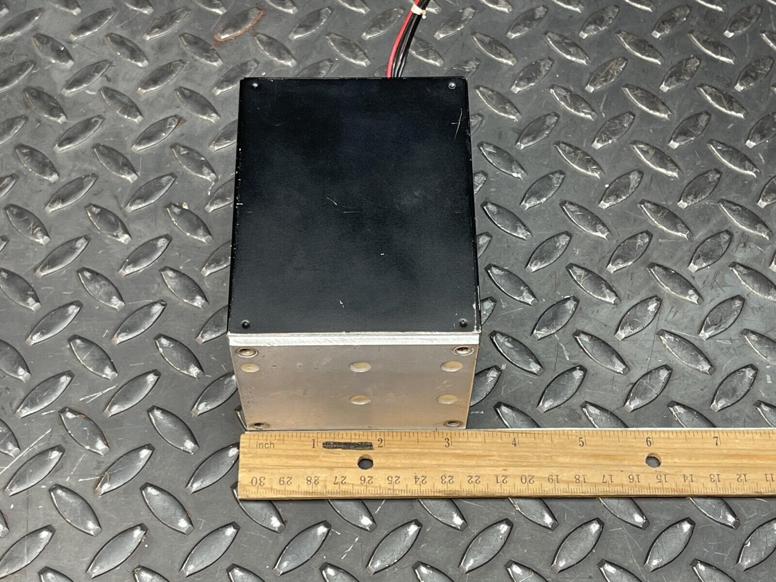 Abbott C8D7.5 Transistor Output 8VDC 7.5A, Input 24 to 30 VDC