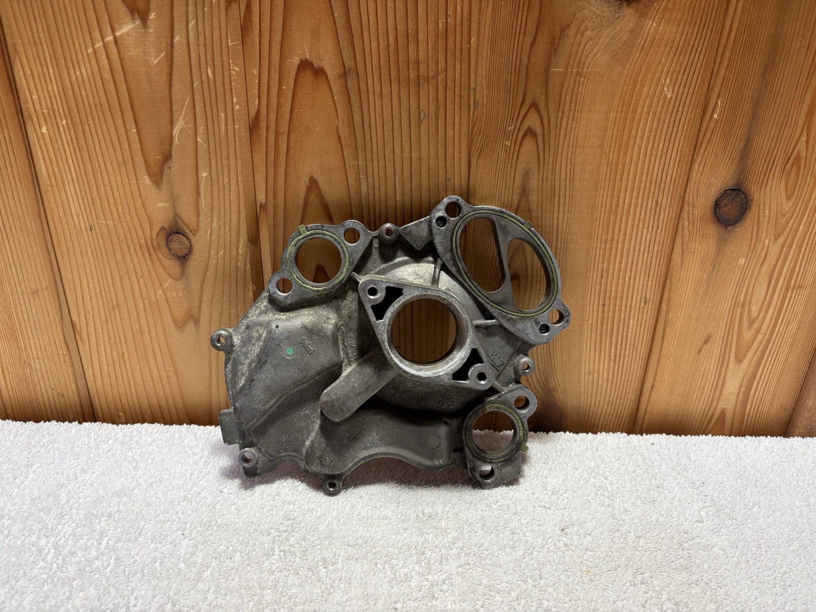 14-19 RAM 1500 Jeep GC 3.0L ECO DIESEL Water Pump Backplate Housing OEM