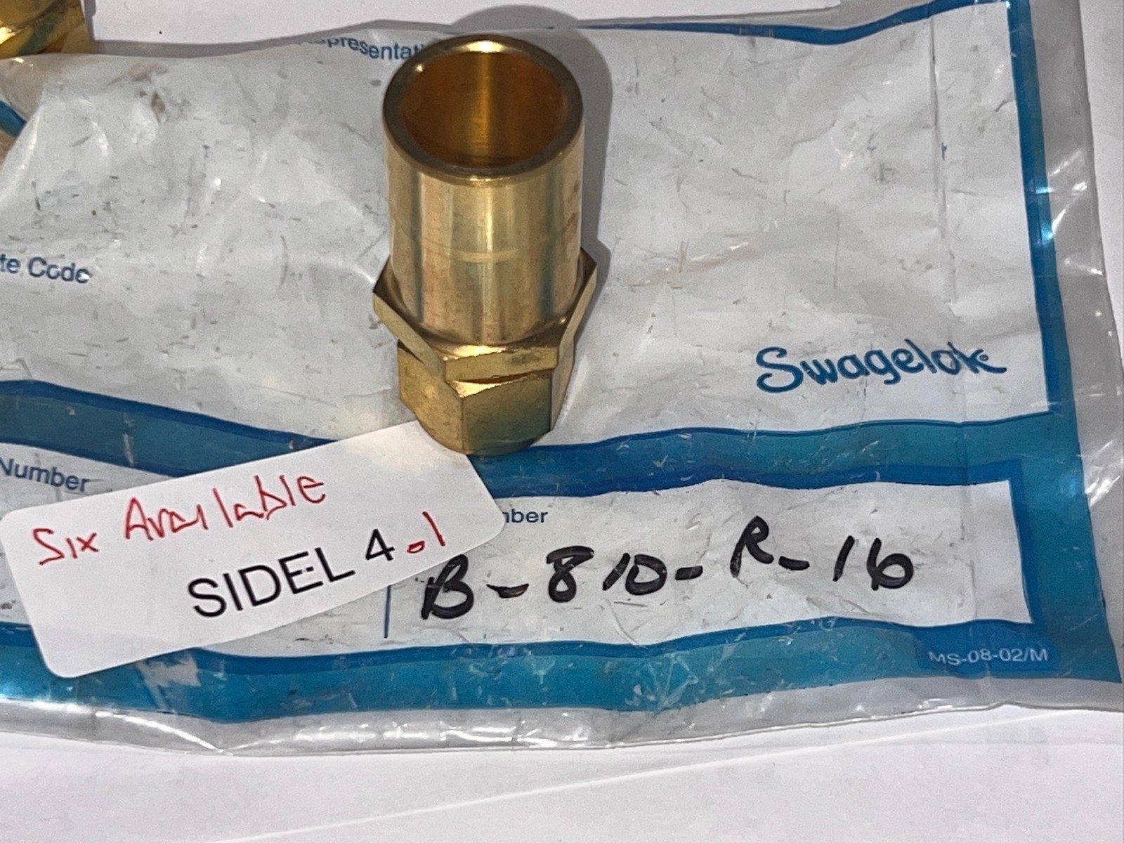 Swagelok B-810-R-16 Brass Pipe Reducer 1" NPT x 1/2" Tube OD New QTY 1