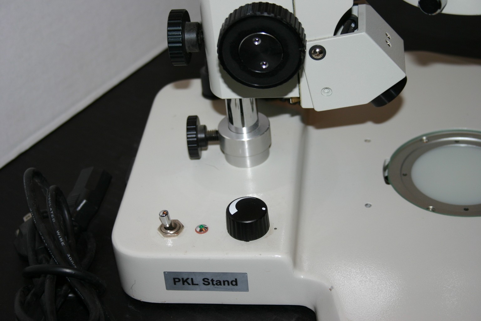 Nice Meiji Stereozoom Microscope Diascopic Desktop Stand Dual Illumination