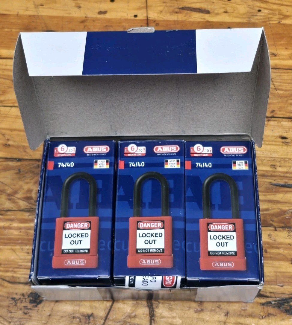 NEW Abus 74/40 KD Green Padlock Keyed Different Plastic-Covered Aluminum Box 6